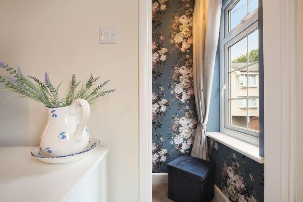 Picturesque Victorian Cottage Worcester Extérieur photo